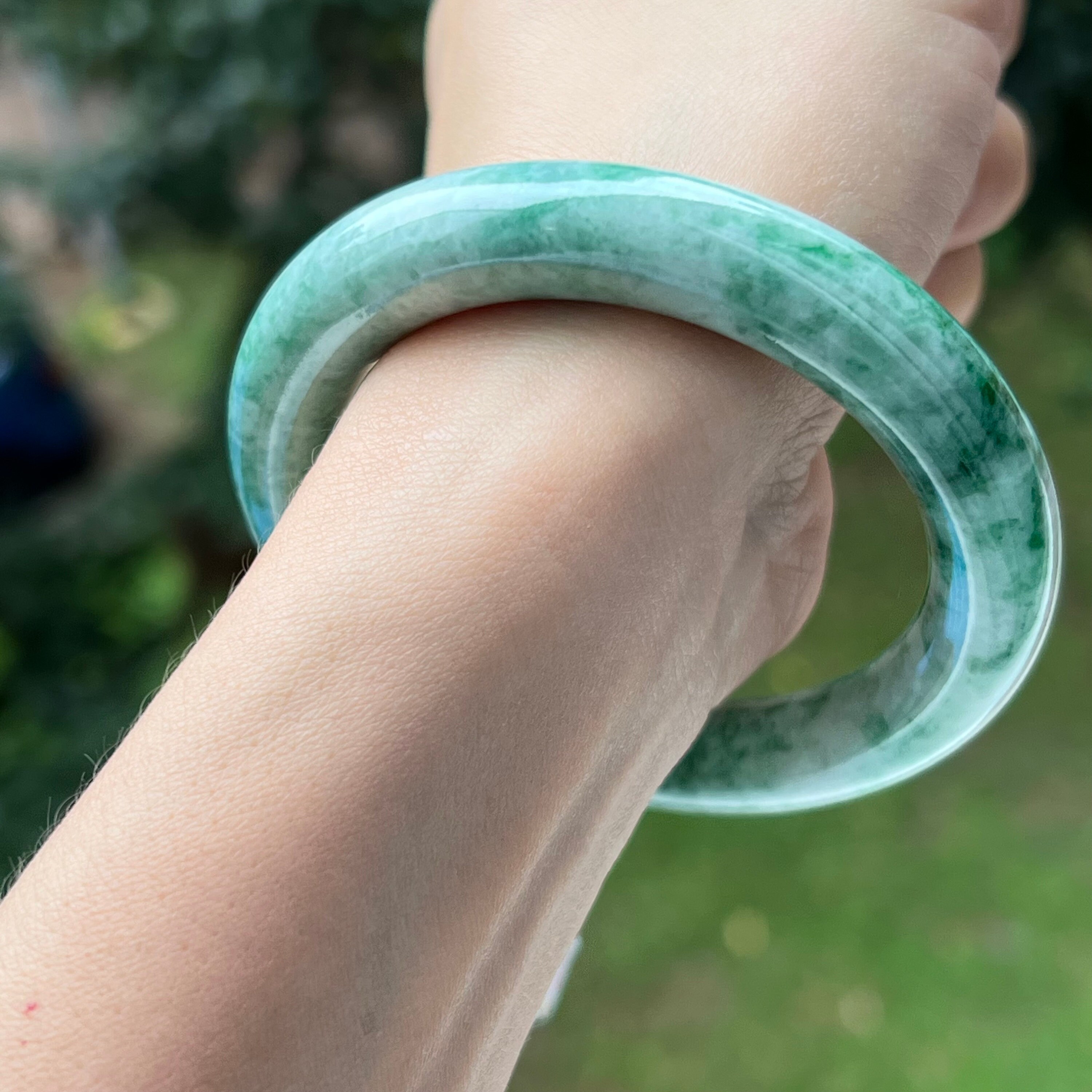 Round 53.9mm Jade Bangle Vivid Green Floral Pattern Tricolor Round 53.9mm Jade Bangle Vivid Green Floral Pattern Tricolor