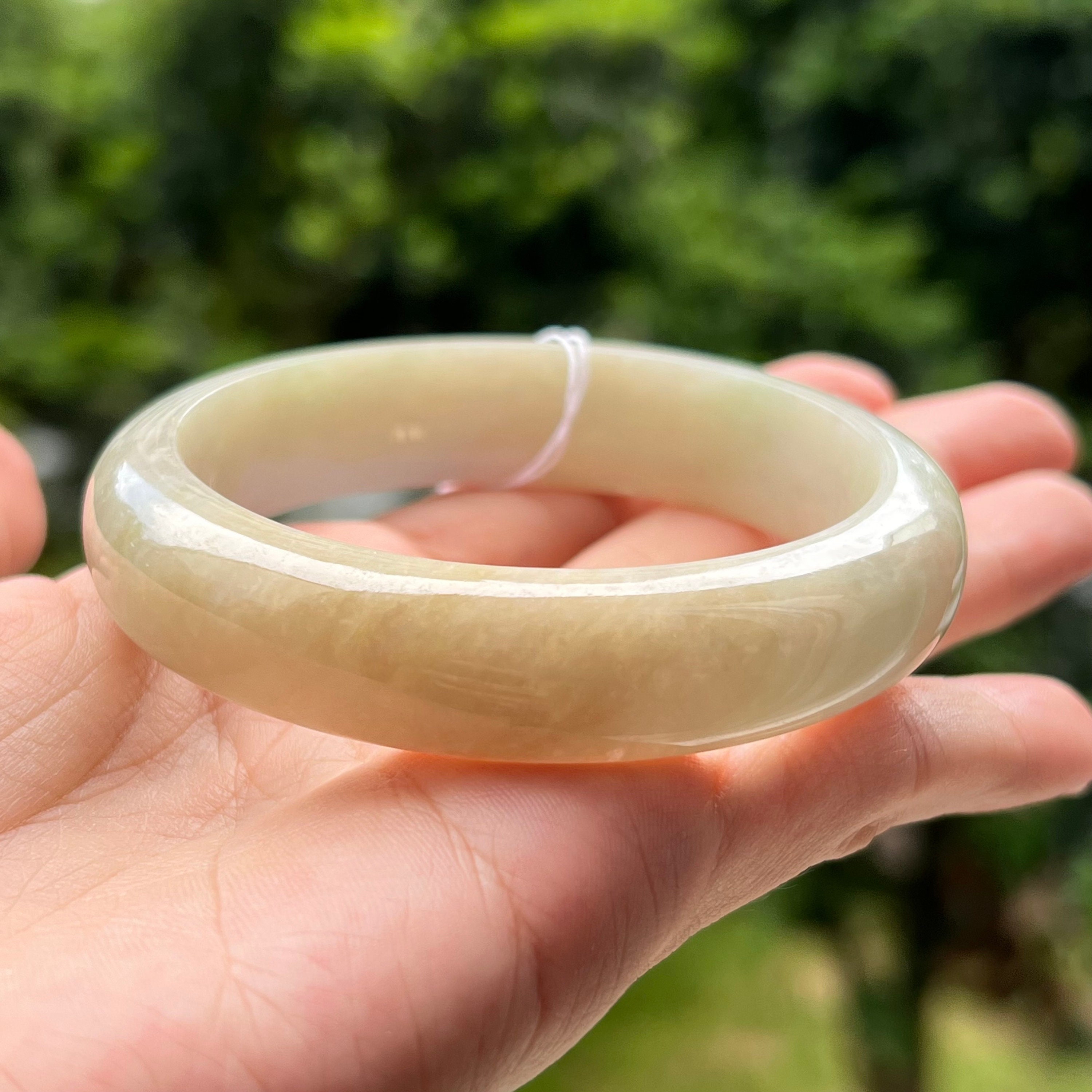 Brazalete de jade de 58,7 mm, jadeíta tricolor verde amarillento