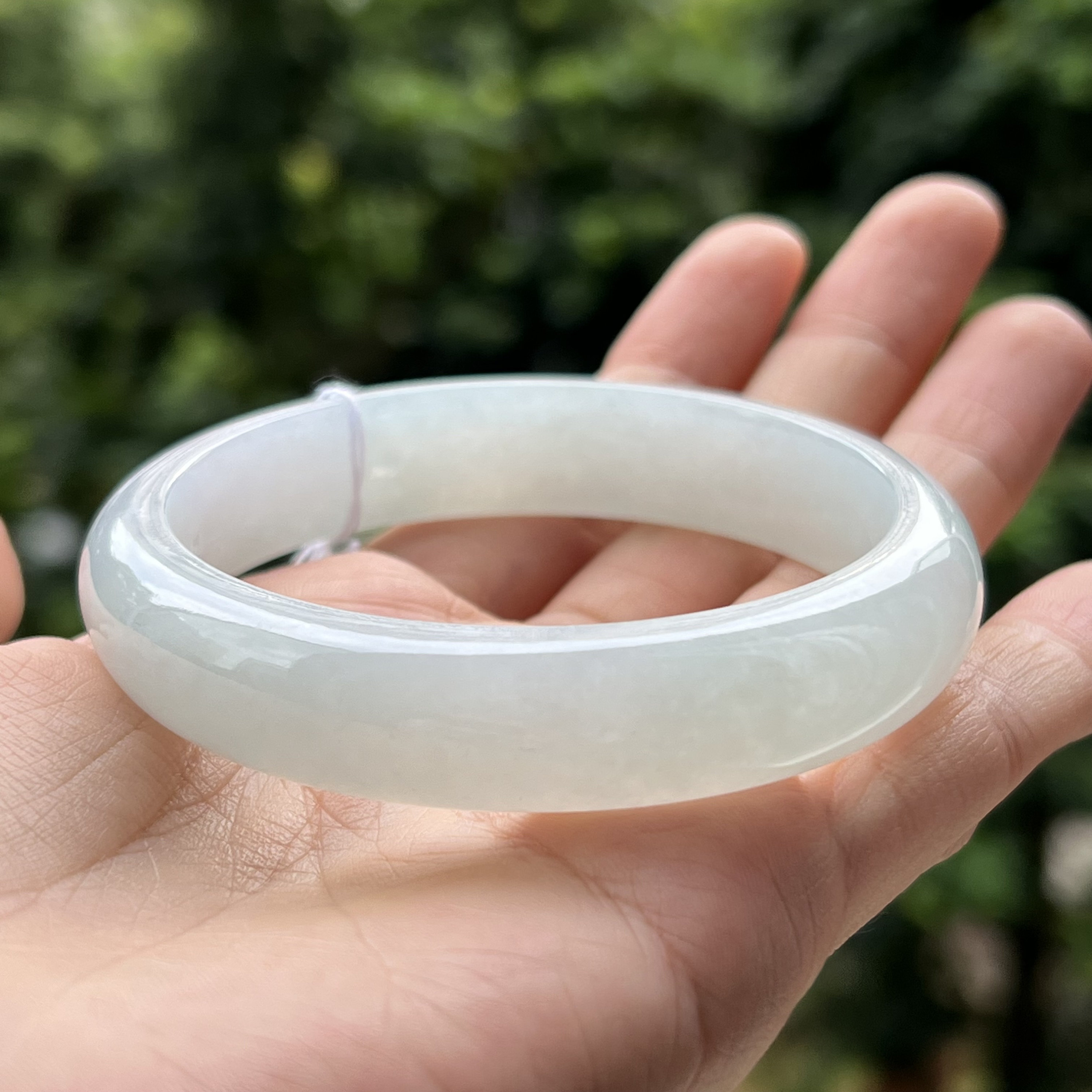 58.83 mm 翡翠バングル グレード A ジェダイト 微粒子 非常に柔らかい