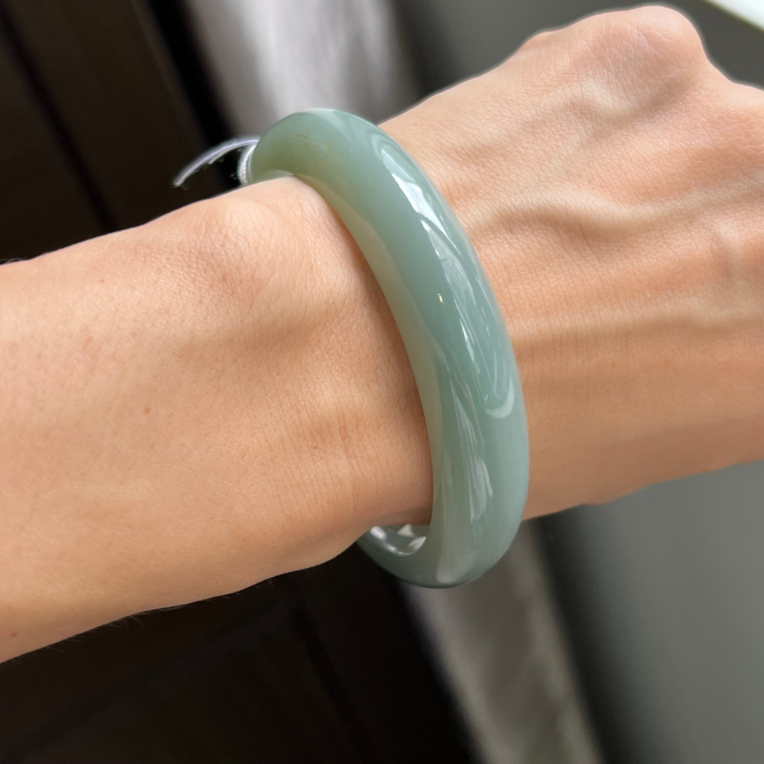 翡翠水色バングル Amazon | レディース翡翠バングル、天然翡翠バングル、翡翠色の