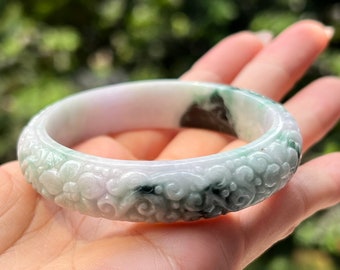 彫刻された翡翠のバングル 53.4 mm ラベンダーグリーン 4色 グレードA