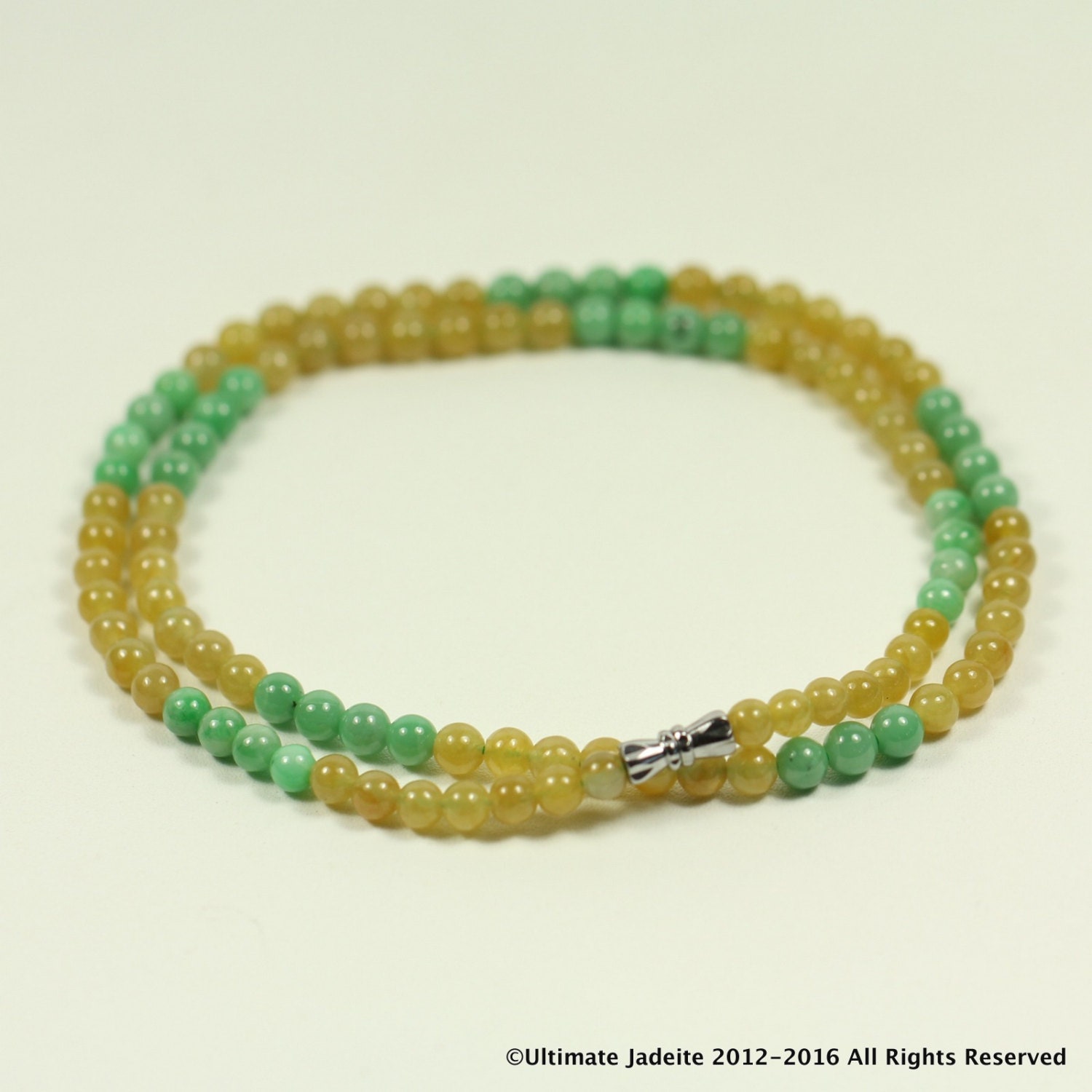Collana di giadeite naturale da 9,6 mm con perle verde chiaro Collana di giadeite naturale da 9,6 mm con perle verde chiaro