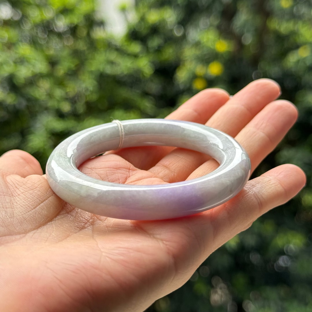 翡翠バングル　ラベンダー　プリンセス ラウンド 50.6 mm 翡翠バングル ビビッド ラベンダー グレード A