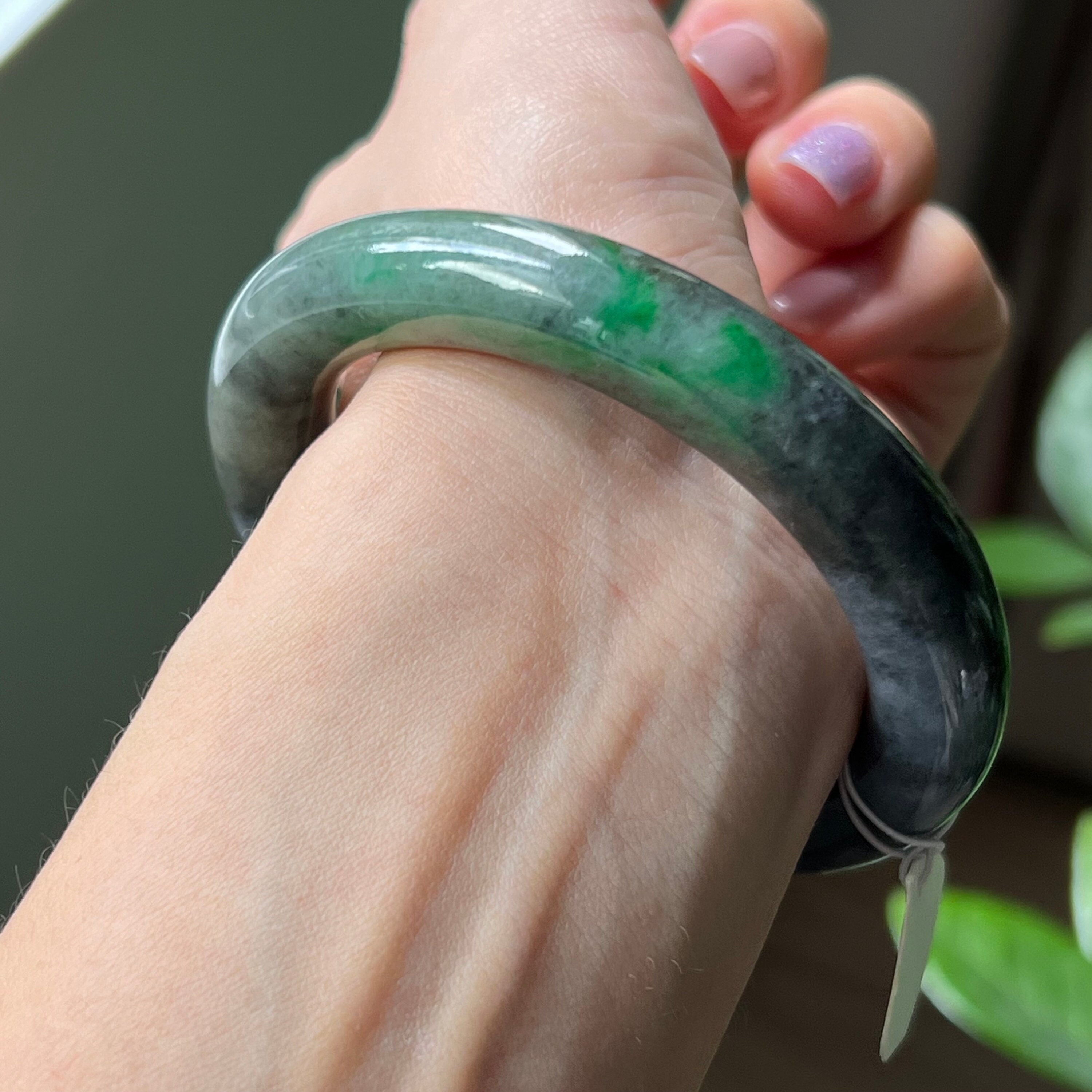 Round 53.5mm Jade Bangle Vivid Green Tricolor Type A Jadeite Round 53.5mm Jade Bangle Vivid Green Tricolor Type A Jadeite