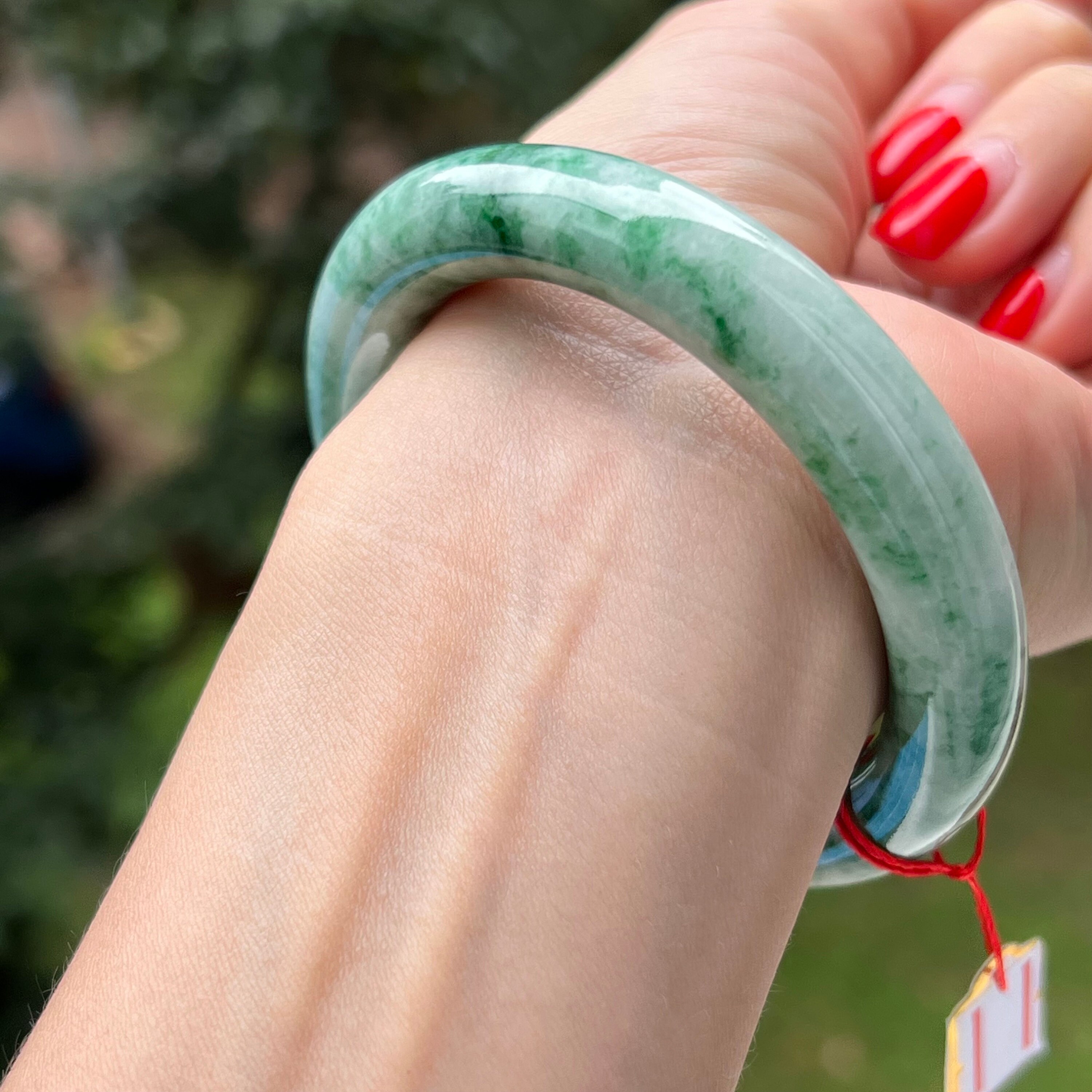 翡翠バングル グリーンのグラデーション il_fullxfull.4803802229_sifp.jpg