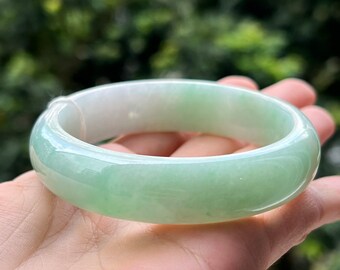 58.6 mm 翡翠バングル 非常に明るいグリーン バイカラー グレード A
