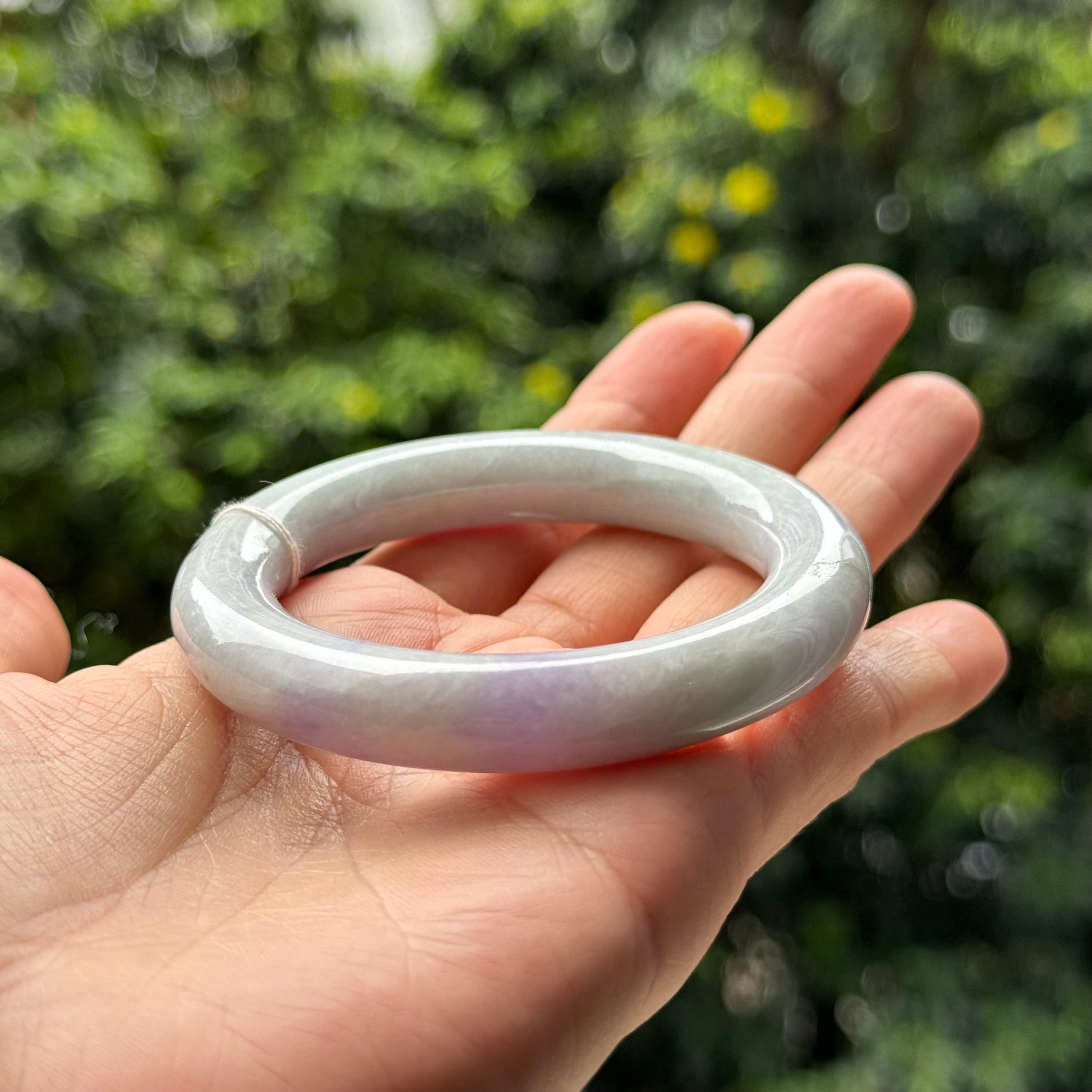 ラウンド 50.6 mm 翡翠バングル ビビッド ラベンダー グレード A 翡翠