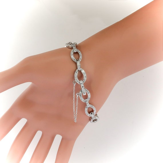 7 inch bracelet on wrist