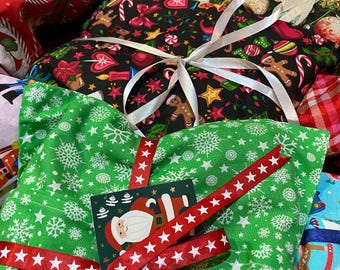 Sacs cadeaux de Noël réutilisables | enveloppe en tissu | fermeture à ruban | cadeau livre | cadeau livresque | emballage durable | emballage cadeau zéro déchet