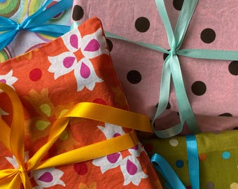 Set of 4 reusable gift bags | fabric wrap | ribbon closure | book gift | bookish gift | sustainable wrapping | zero-waste gift wrap