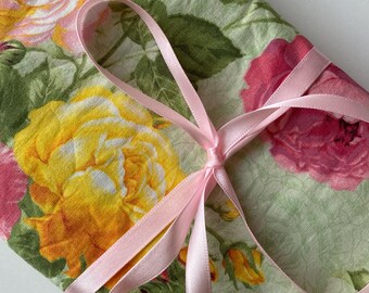 Reusable gift bags | fabric gift bag | ribbon closure | book gift | bookish gift | sustainable wrapping | zero-waste gift wrap