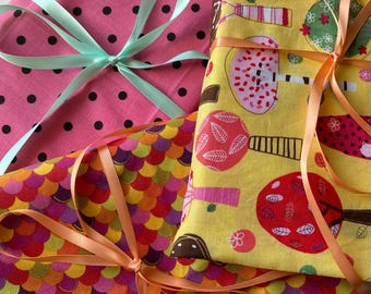 Set of 3 reusable gift bags | fabric gift bag | ribbon closure | book gift | bookish gift | sustainable wrapping | zero-waste gift wrap