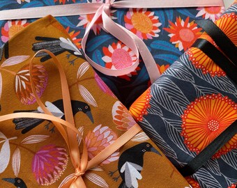 Set of 3 reusable gift bags | fabric wrap | ribbon closure | book gift | bookish gift | sustainable wrapping | zero-waste gift wrap