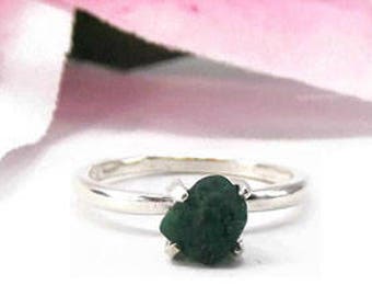 Raw Emerald Ring - Rough Emerald Ring - Uncut Emerald Ring - Green Emerald Ring - Raw Emerald - Rough Emerald - Promise Ring - Wedding Ring