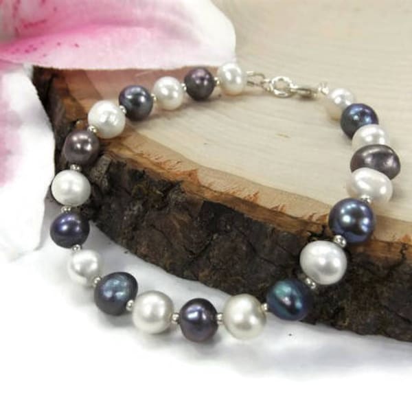 Black and White Beaded Pearl Bracelet - Freshwater Pearl Bridal Bracelet - Simple Pearl Bracelet - Black Freshwater Pearl Bracelet
