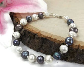 Black and White Beaded Pearl Bracelet - Freshwater Pearl Bridal Bracelet - Simple Pearl Bracelet - Black Freshwater Pearl Bracelet