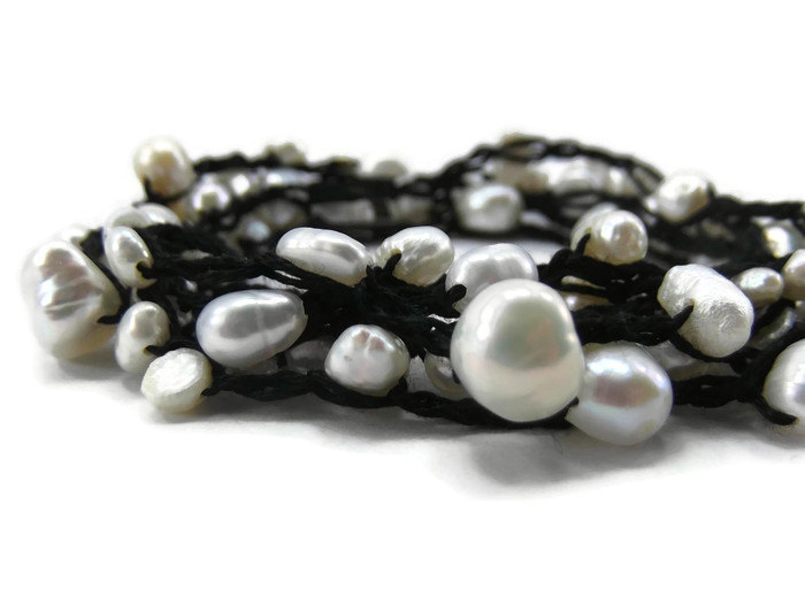 B/W Pearl Bracelet