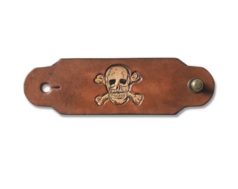 Woggle, bandana, skull in cognac leather / neckerchief slide special