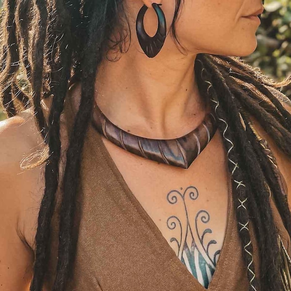 Wooden Doukisa Choker Tribal Pointy  Necklace elegant with spirals