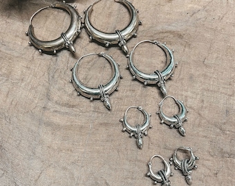 Medi Ohrringe versilbert Indian Tribal Krieger Creolen detaillierte Ohrringe Boho ethnische Zigeuner | 4 Größen