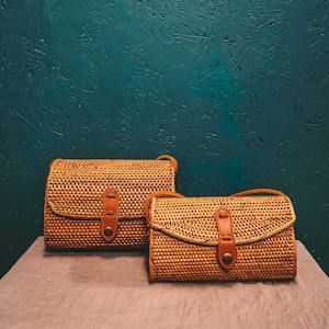 Oval Rattan Straw Bag Bali Camel Brown Boho Handbag Crossbody Leather Strap