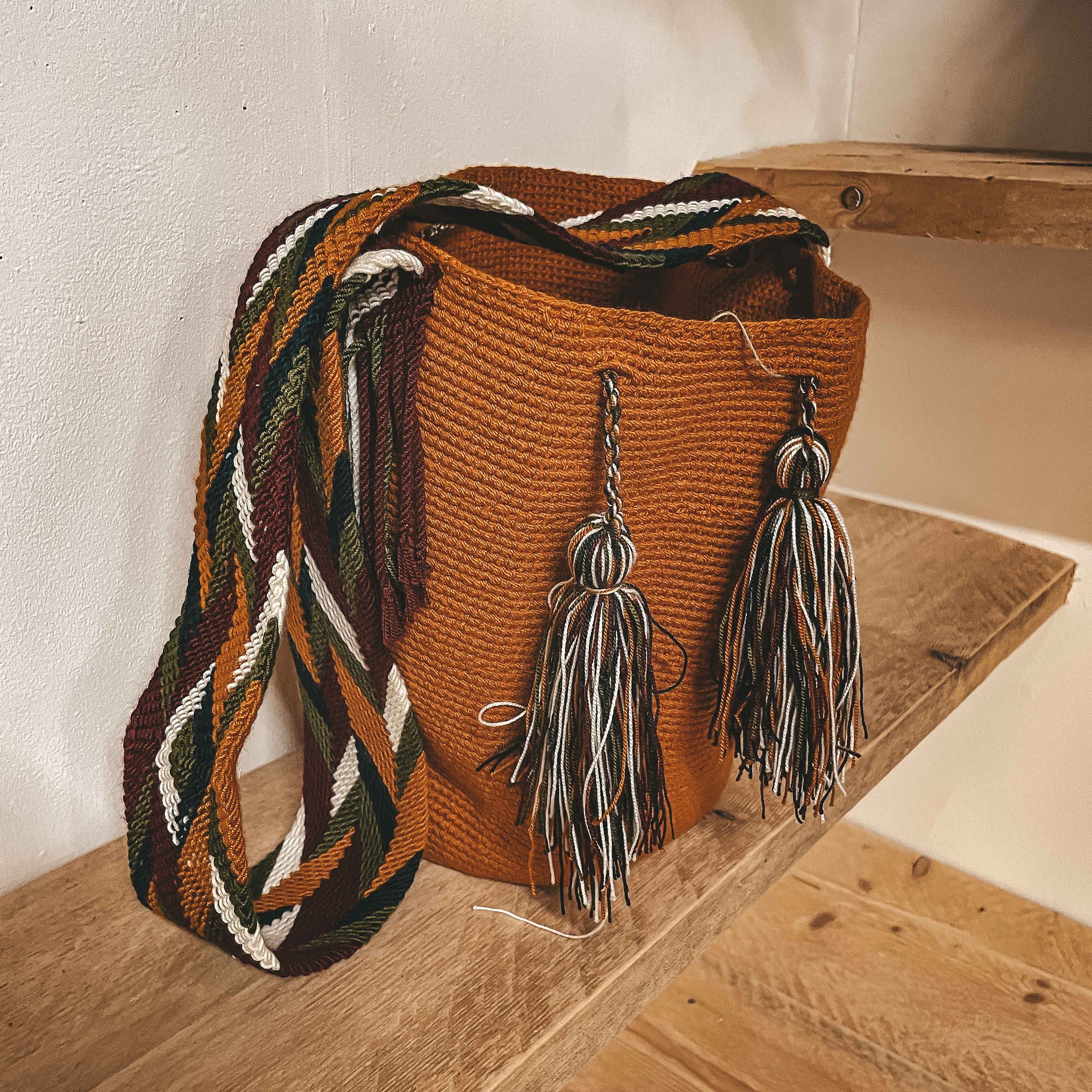 Mochilas wayuu con cuero hotsell