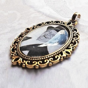 Bouquet Photo Charm Gold. DIY or CUSTOM Bridal Wedding Bouquet Memorial. Mother&#39;s Day Gift. Shower Gift. Pet Photo Charm.