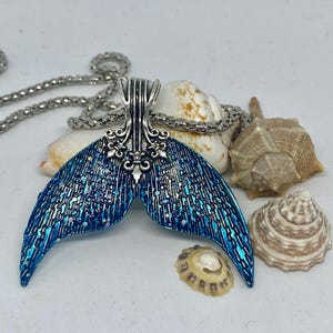 Colar com pingente azul meia-noite MERMAID com pérola de água doce