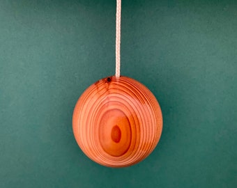 Cord pull or light pull handle in irish yew wood, bathroom cord weight, size 43mm
