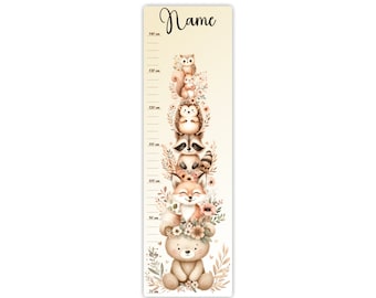 Könnte beinhalten: Ein beiger Wachstumsschlüssel mit einem braunen Teddybär, Fuchs, Waschbär, Igel und Eichhörnchen. Die Karte hat einen weißen Hintergrund mit schwarzem Text, der "Name" lautet.