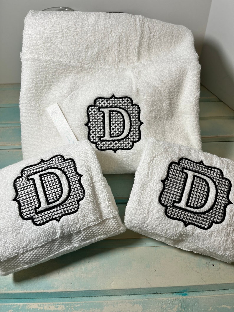 NYLAKELLEYdesigns Towel