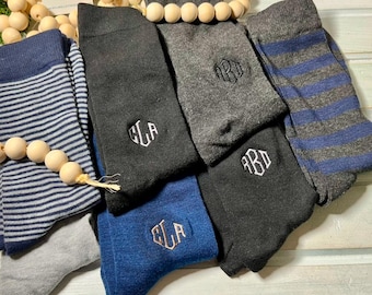 1pr Men's Monogrammed Lt Weight Cotton Blend Socks Embroidered Initials Groom Groomsmen Gifts Wedding Party Father’s Day ManGifts Size 6-12