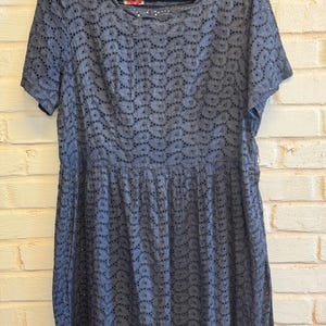 Vintage Lane Bryant marineblauwe jurk met oogjes