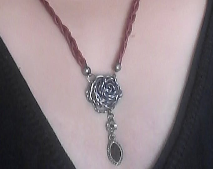 Wire rose seed bead necklace