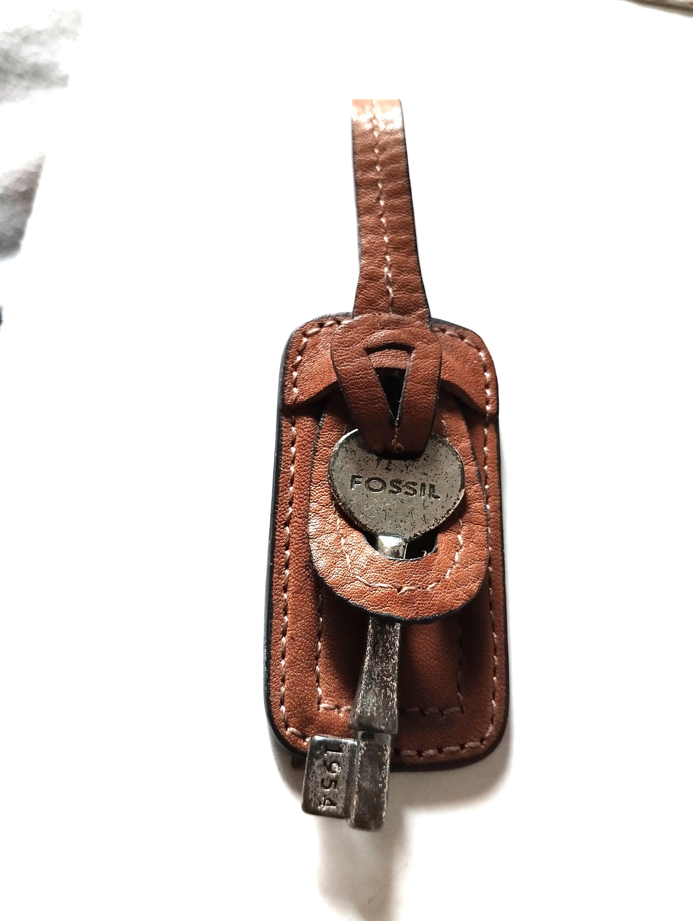 ヴィンテージ レトロ 本革 キーチャーム ショルダーバッグ FOSSIL ヴィンテージ レトロ 本革 キーチャーム ショルダーバッグ FOSSIL