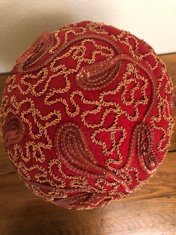 1950's Red Felt Hat With Sequins and Braid - image 5