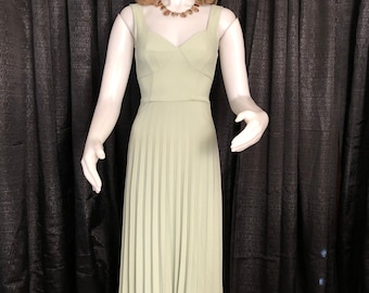 1950's Style Pale Green Dress