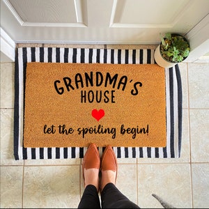 Grandma&#39;s House Doormat| Grandma&#39;s house gift| Gift for Grandma| Grandma Home Decor| Mother&#39;s Day Gift for Grandma| Funny Mother&#39;s Day gift