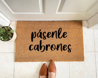 Pasenle Cabrones Doormat| Doormat in spanish| funny doormat in spanish| Cabrones Doormat| Doormat for Latinos| Funny doormat en español
