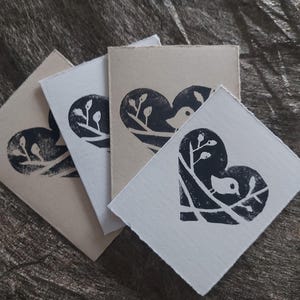 Carte de voeux imprimée lino « oiseau cœur »