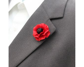 Men's Poppy 1.75" (4.445cm) with a clutch pin backing.