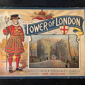 Vintage Tower Of London Tourist Souvenir Book - Photos/Plates with historic and descriptive notes - Early tourist photo souvenir book