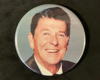 Vintage Ronald Reagan Color Photo Political Campaign  Pinback/Button - Color Photo of Ronald Reagan with plain background