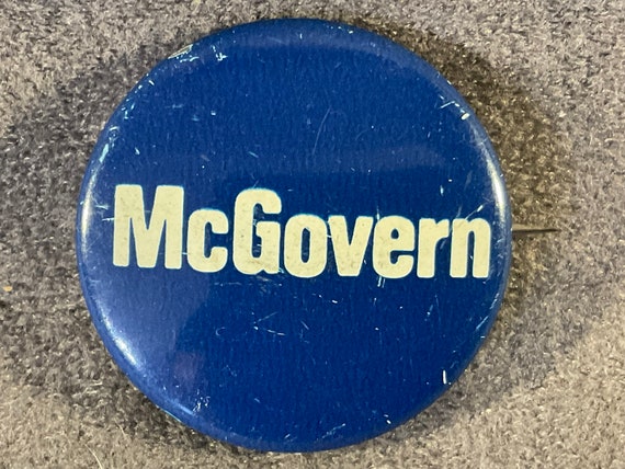 Vintage McGovern 1 1/8” Presidential Campaign Pin… - image 1