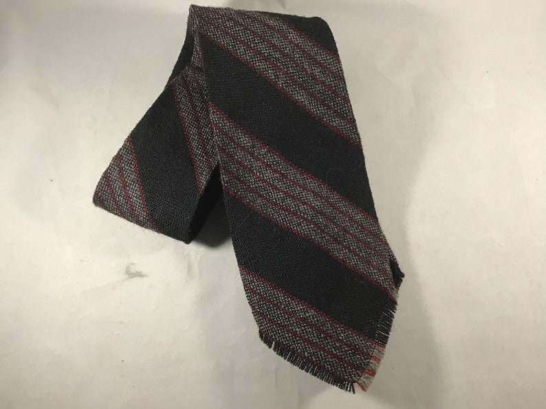 Blue wgray and red stripes fringed ends Vintage Tewa Weavers Neck Tie 100/% Wool /& Hand Loomed in Albuquerque NM by Indigenous Tribe