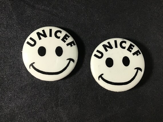 preamble Competitors Complex Vintage UNICEF Smiley Face Pinback/button the United Nations - Etsy