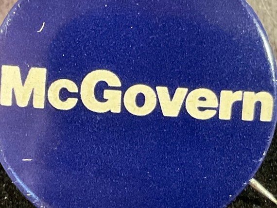 Vintage McGovern 1 3/8” Presidential Campaign Pin… - image 2