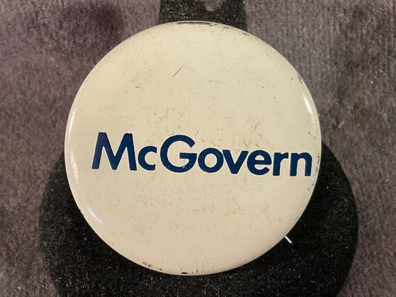 Vintage McGovern 1 7/16” Presidential Campaign Pi… - image 1