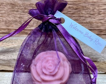 Jabones de rosa para fiestas - Set de 40 rosas pequeñas en una bolsita de organza