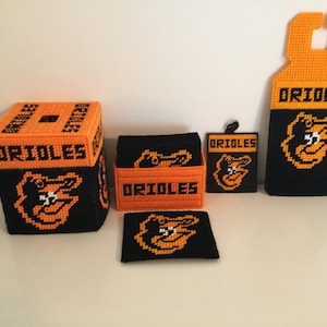 Baltimore Oriole needlepoint set